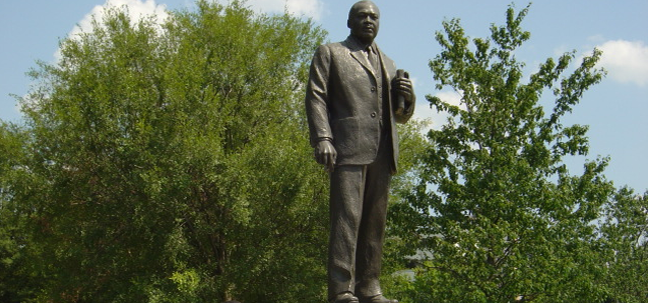 alabama famous learning statue